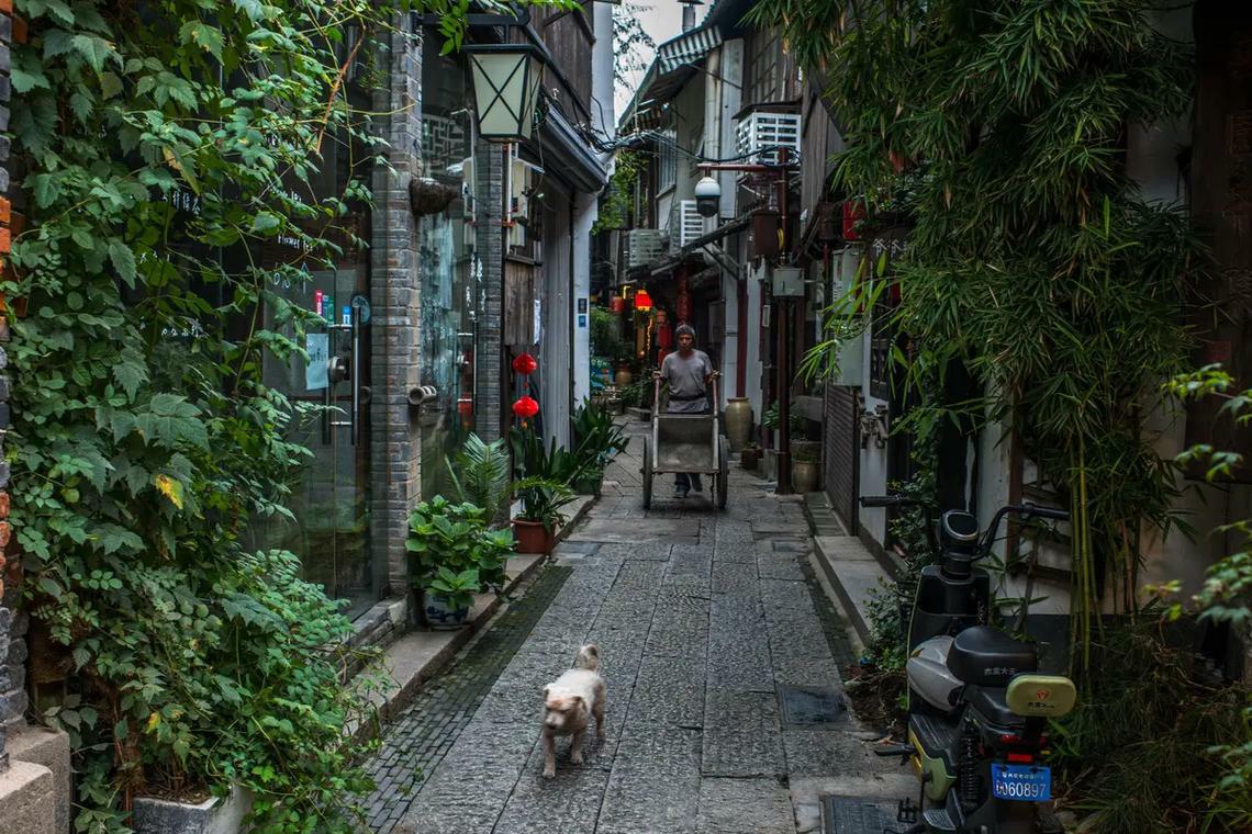 Deep-Lanes-and-Quiet-Alleys-Shanghai